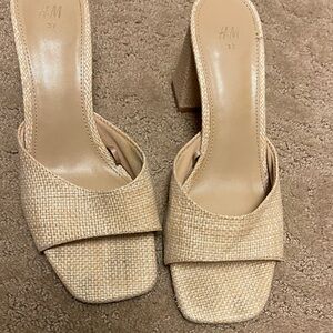H&M Women's Tan Textured Heels